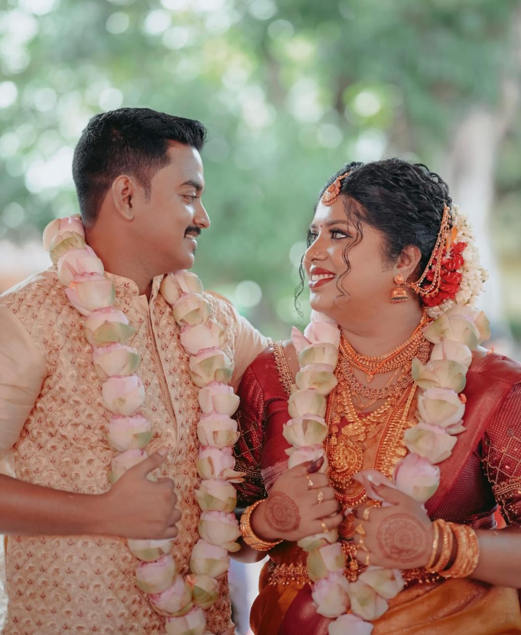 ROMANTIC FAMILY BEAUTY LOUNGE CHARUMOODU
